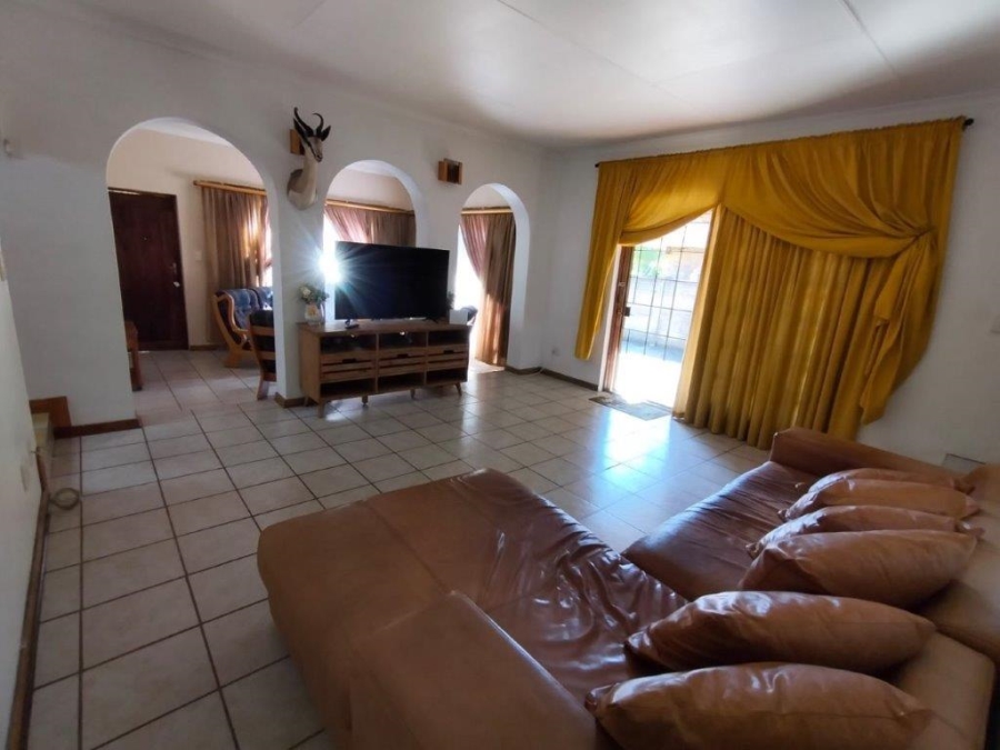 4 Bedroom Property for Sale in Oos Einde North West